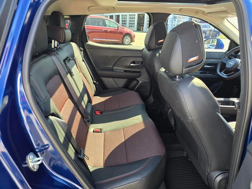 Used 2025 Blue Nissan SR image 14
