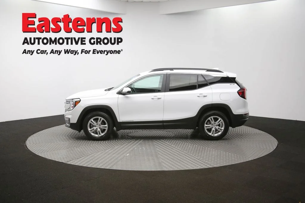 Used 2023 White GMC SLE image 57