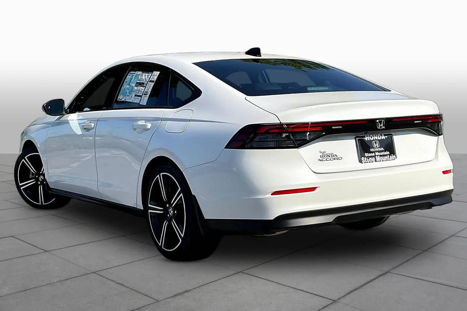 New 2026 Platinum White Pearl Honda SE image 12