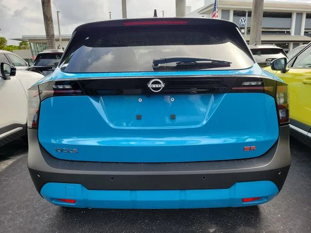 New 2026 Arctic Ice Blue Metallic / Super Black Two-tone Nissan SR image 5