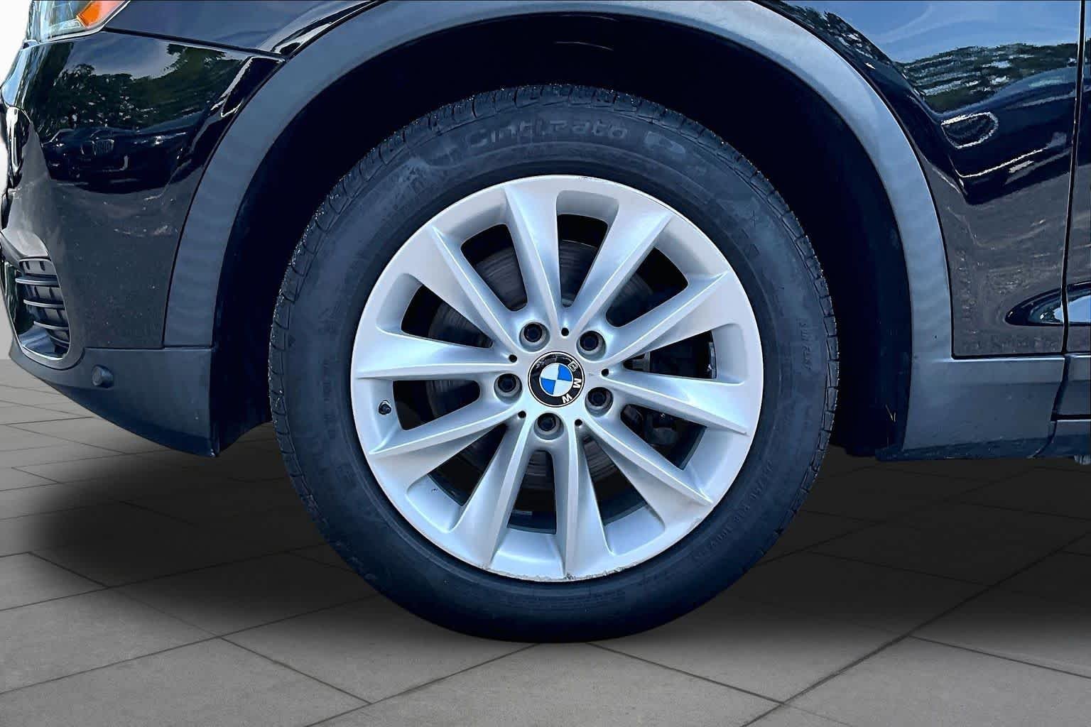 Used 2017 Jet Black BMW sDrive28i image 10