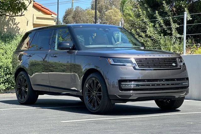 New 2026 Charente Grey Land Rover SE image 7