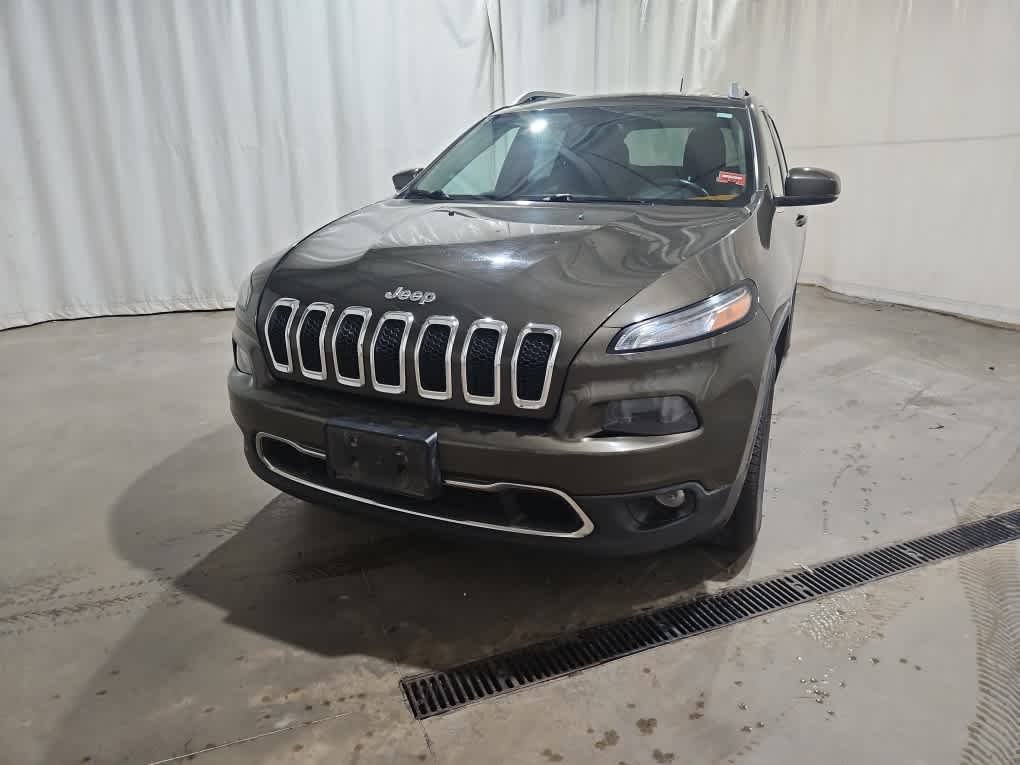 Used 2014  Jeep Limited image 1