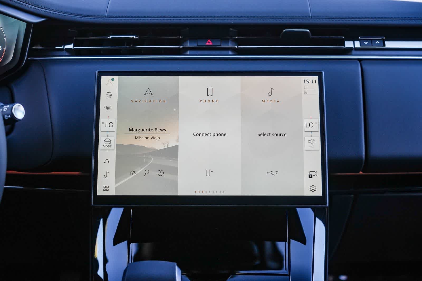 New 2026 Borasco Grey Land Rover SE image 13
