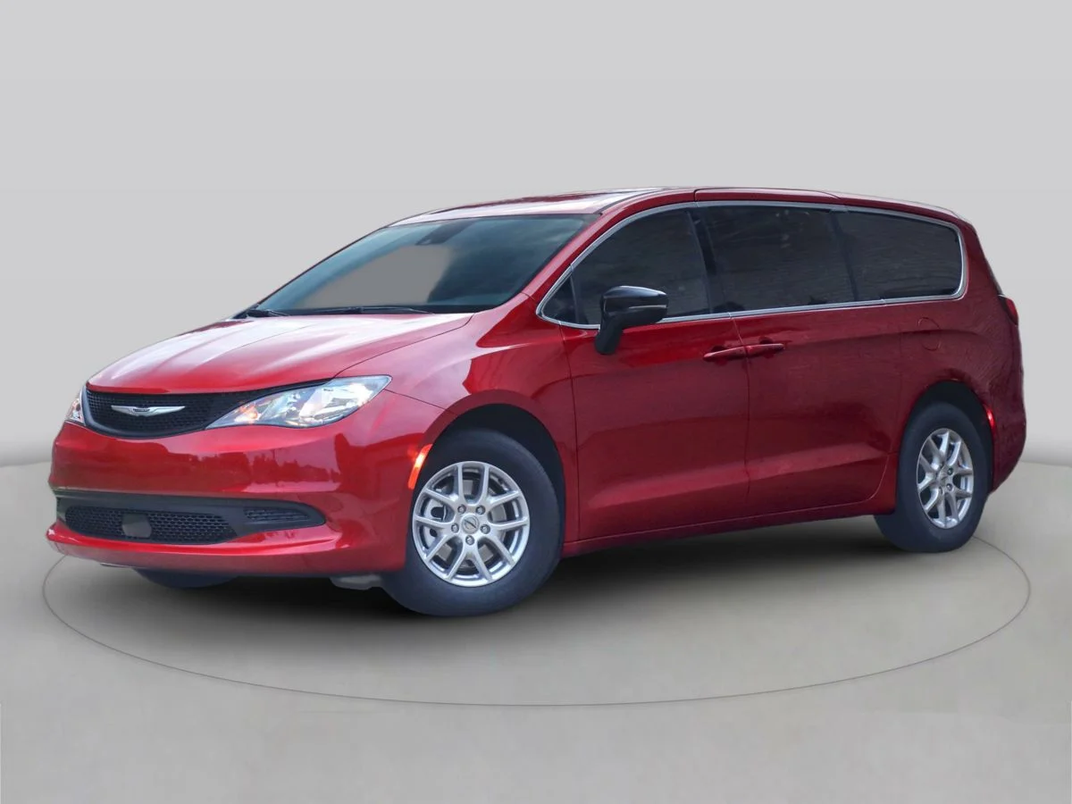 2026 Chrysler Voyager LX's photo