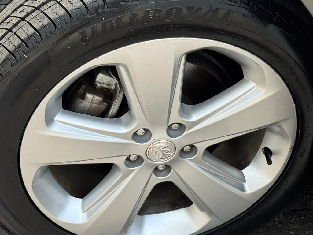 Used 2016 Silver Buick Base image 13