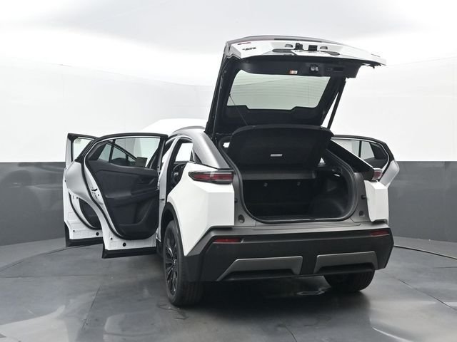 New 2026 Wind Chill Pearl/Black Toyota XSE image 35