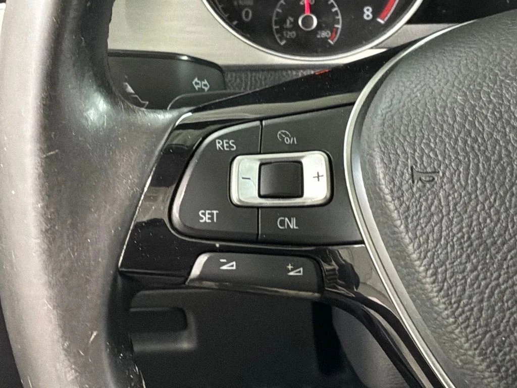 Used 2016 Platinum Gray Metallic Volkswagen TSI S 4-Door image 9