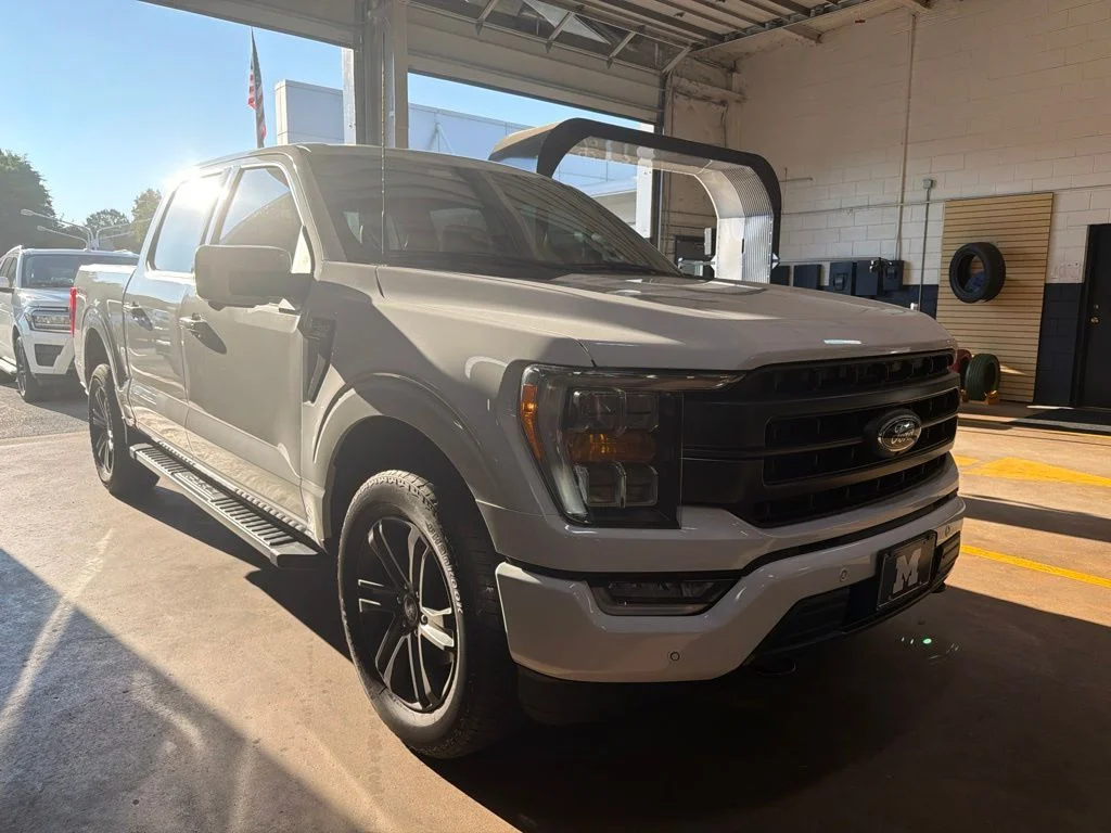 Used 2023 White Ford Lariat image 3