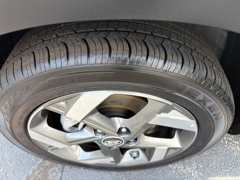 Used 2025 Silver Hyundai SEL image 19