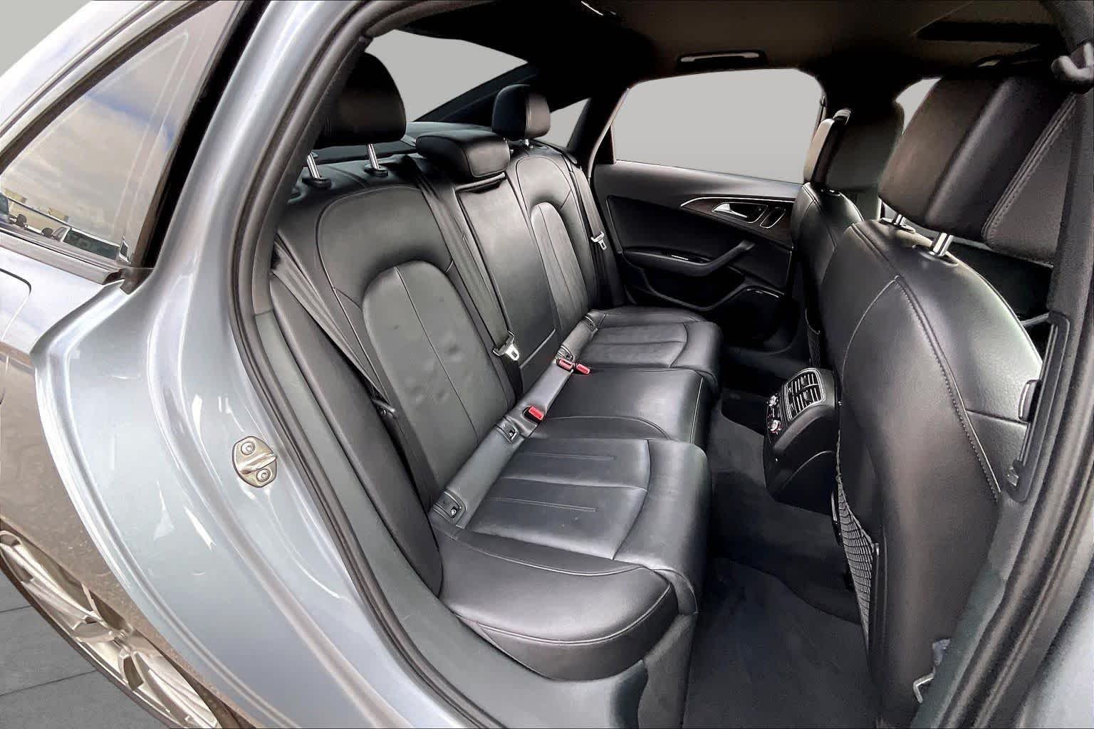 Used 2018 Florett Silver Metallic Audi Premium Plus image 19
