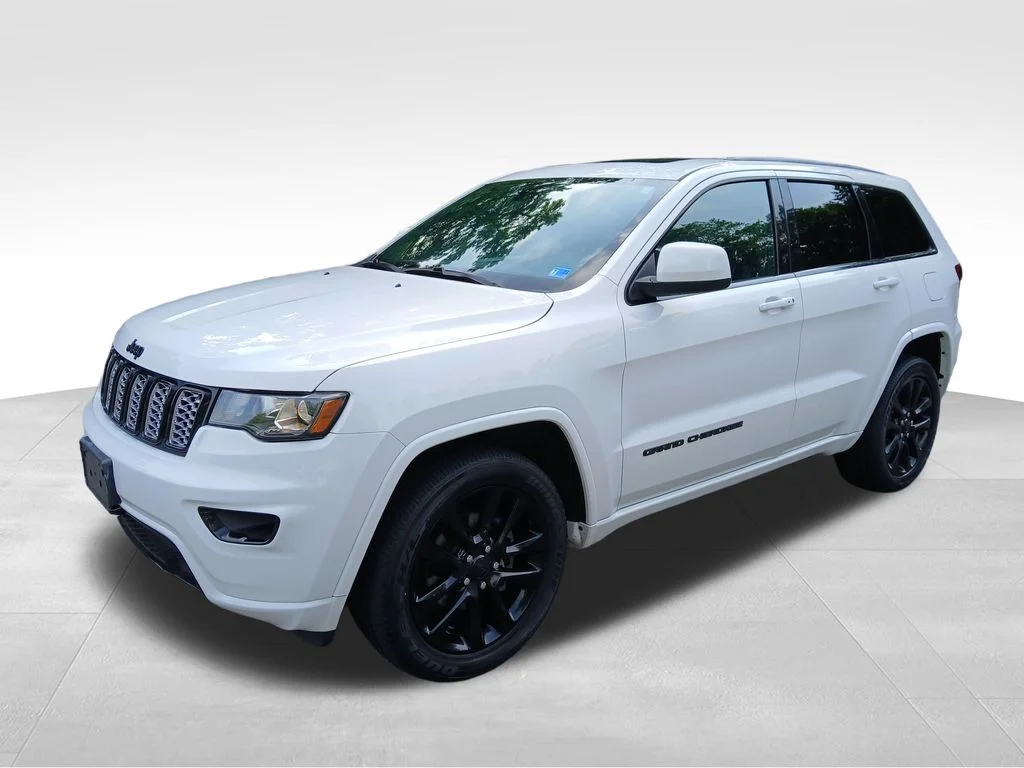 Used 2020 White Jeep Altitude image 3