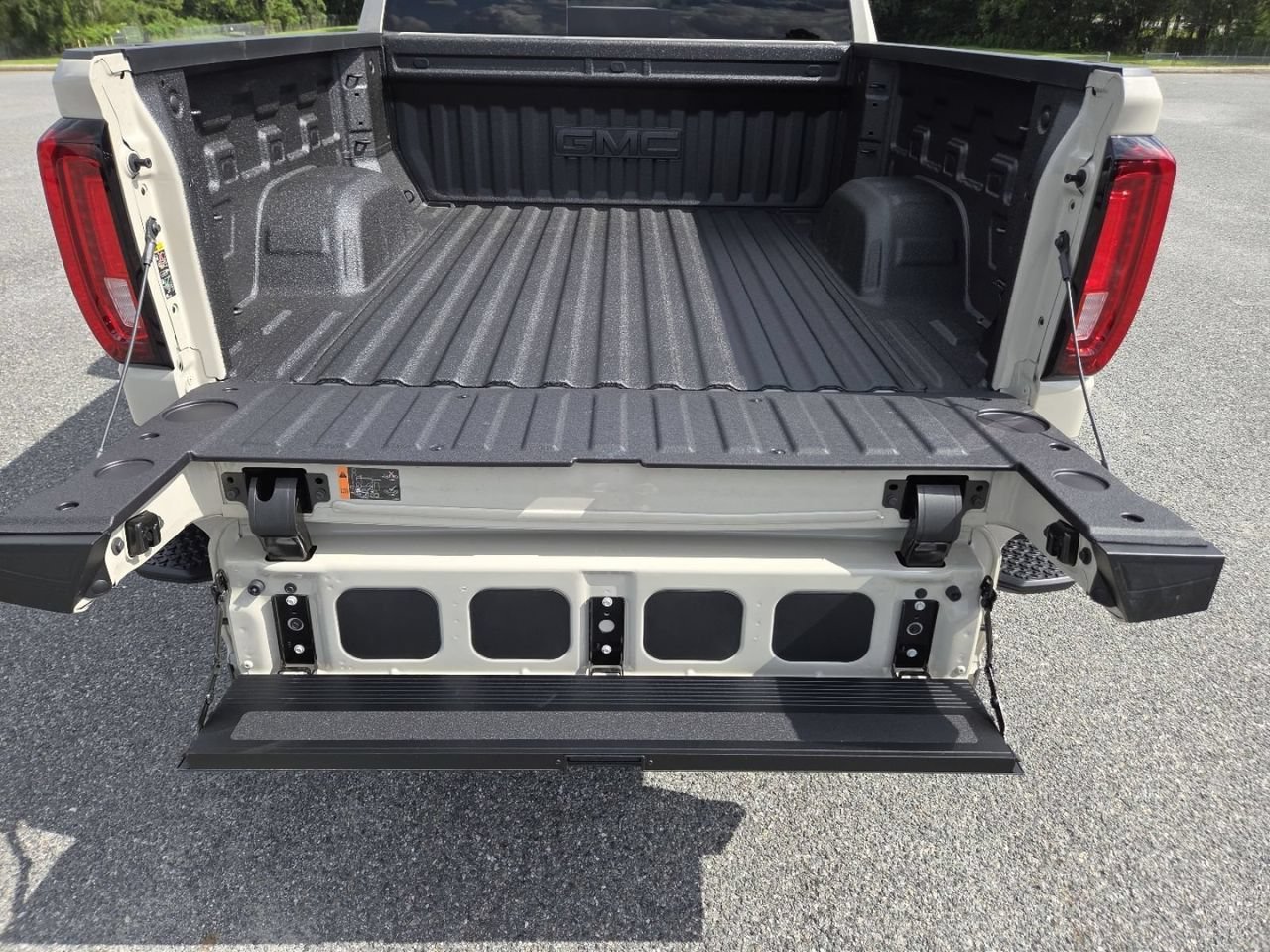 2026 GMC Sierra 1500 Denali - Photo 23