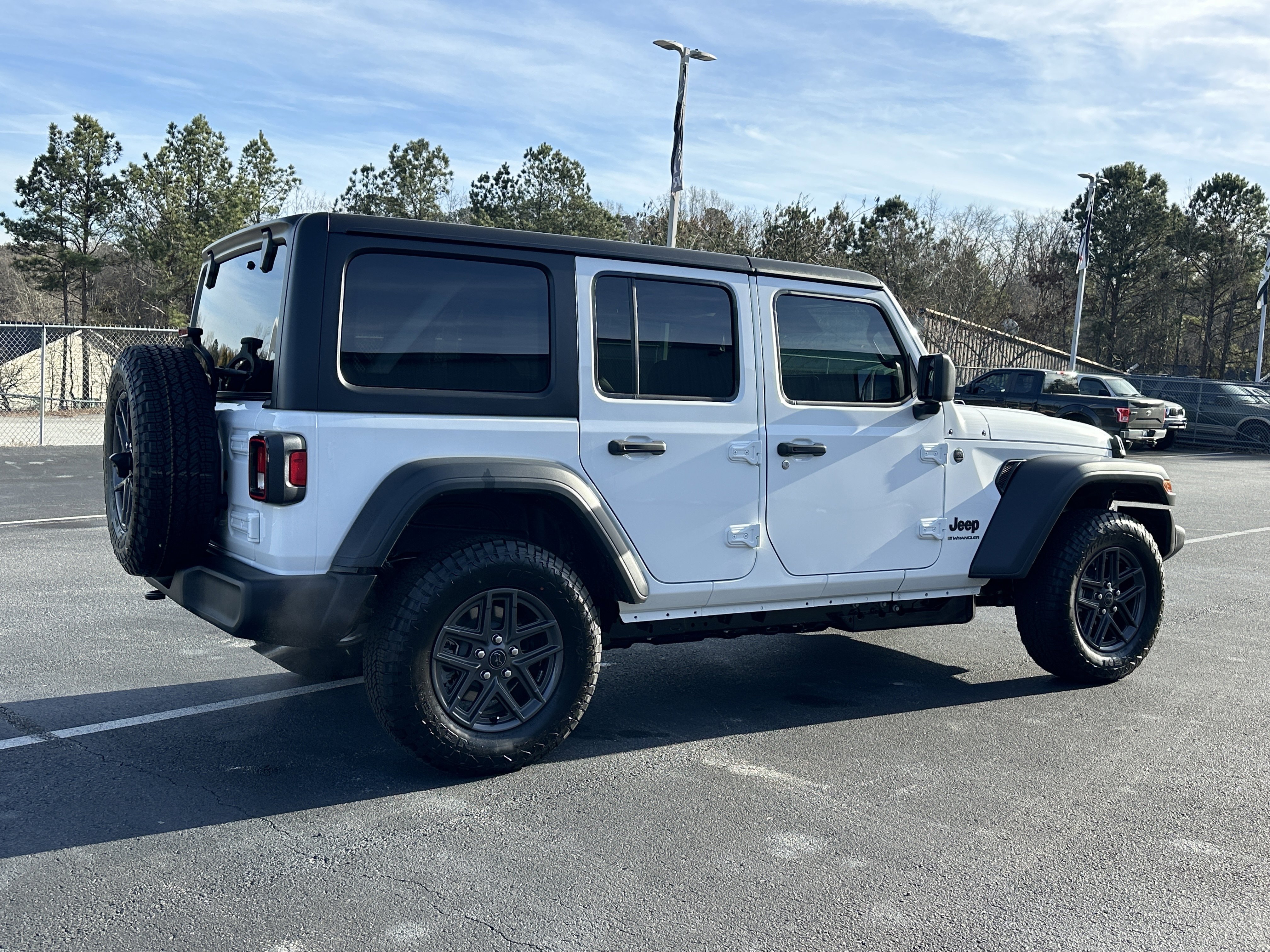 New 2026 Bright White Clear-Coat Exterior Paint Jeep Sport S image 8