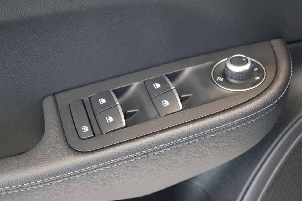 2025 Alfa Romeo Giulia Base - Photo 13