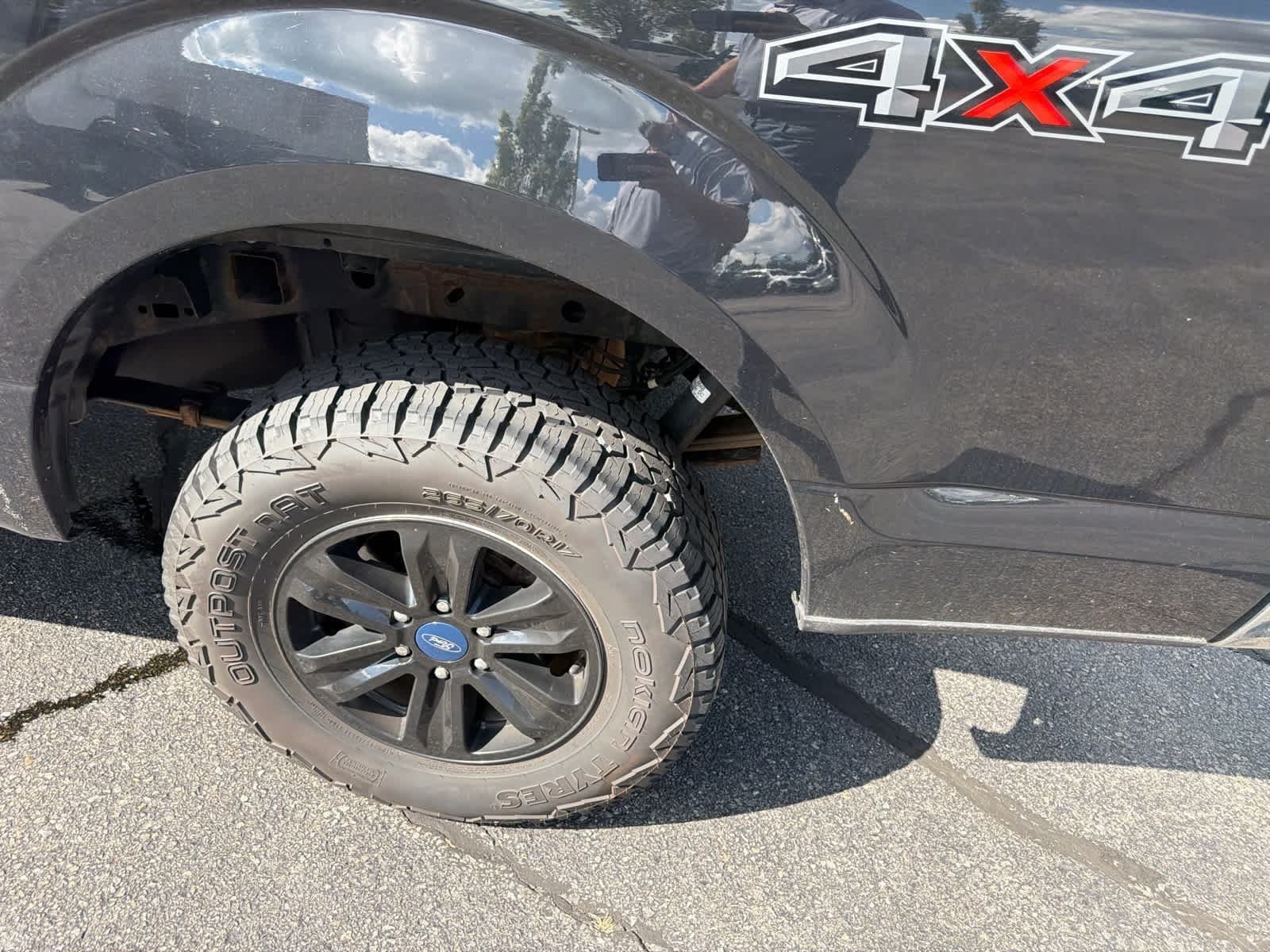Used 2020 Agate Black Metallic Ford XLT image 13