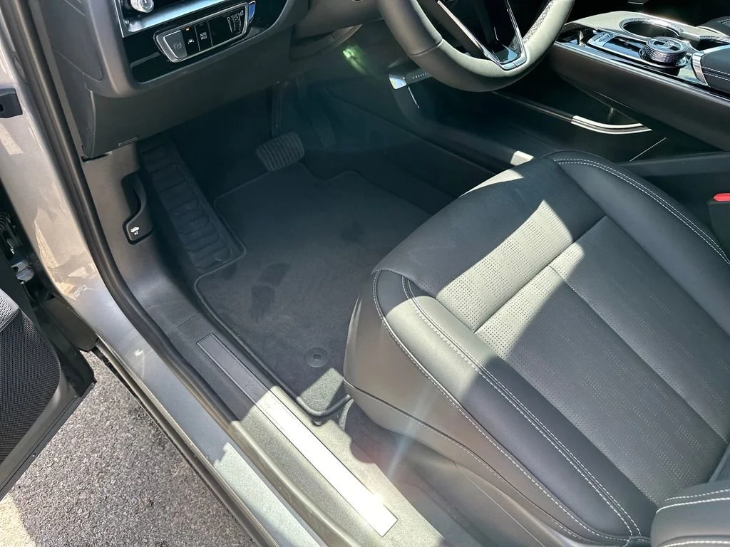 2026 Cadillac LYRIQ Premium Sport - Photo 17