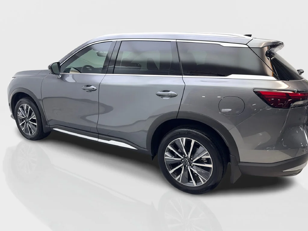Used 2026 Gray INFINITI LUXE image 16