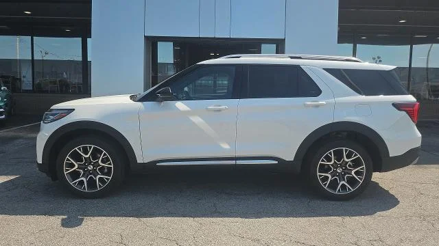 New 2027 Star White Metallic Tri-Coat Ford Platinum 4WD image 26