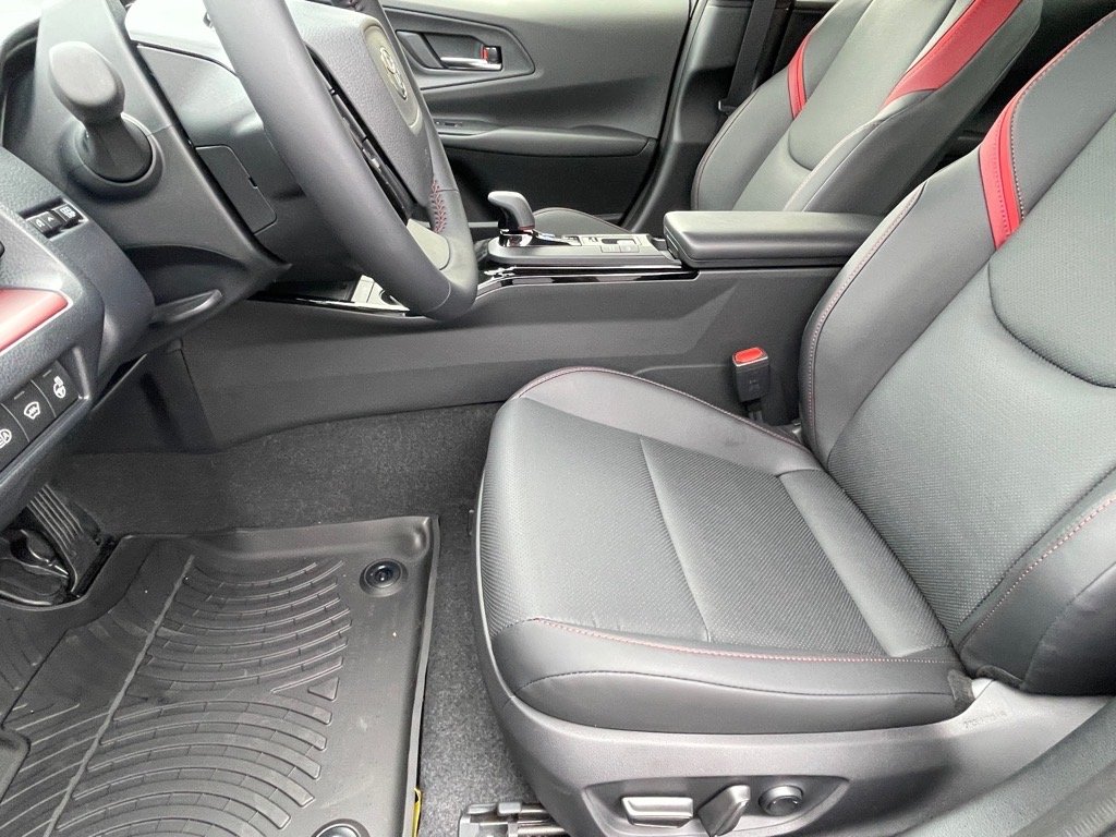 2026 Toyota Prius Plug-in Hybrid XSE - Photo 8