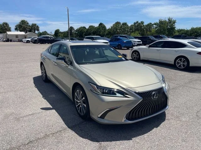 2021 Lexus ES 350 350's photo