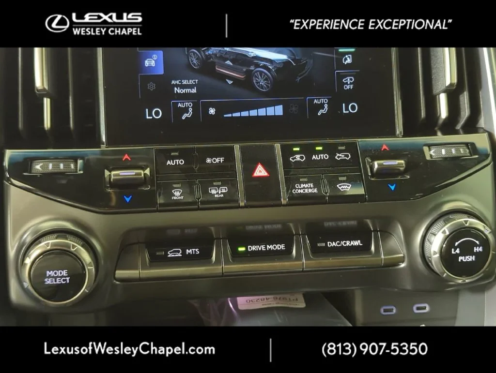 Used 2025 White Lexus 700H image 23