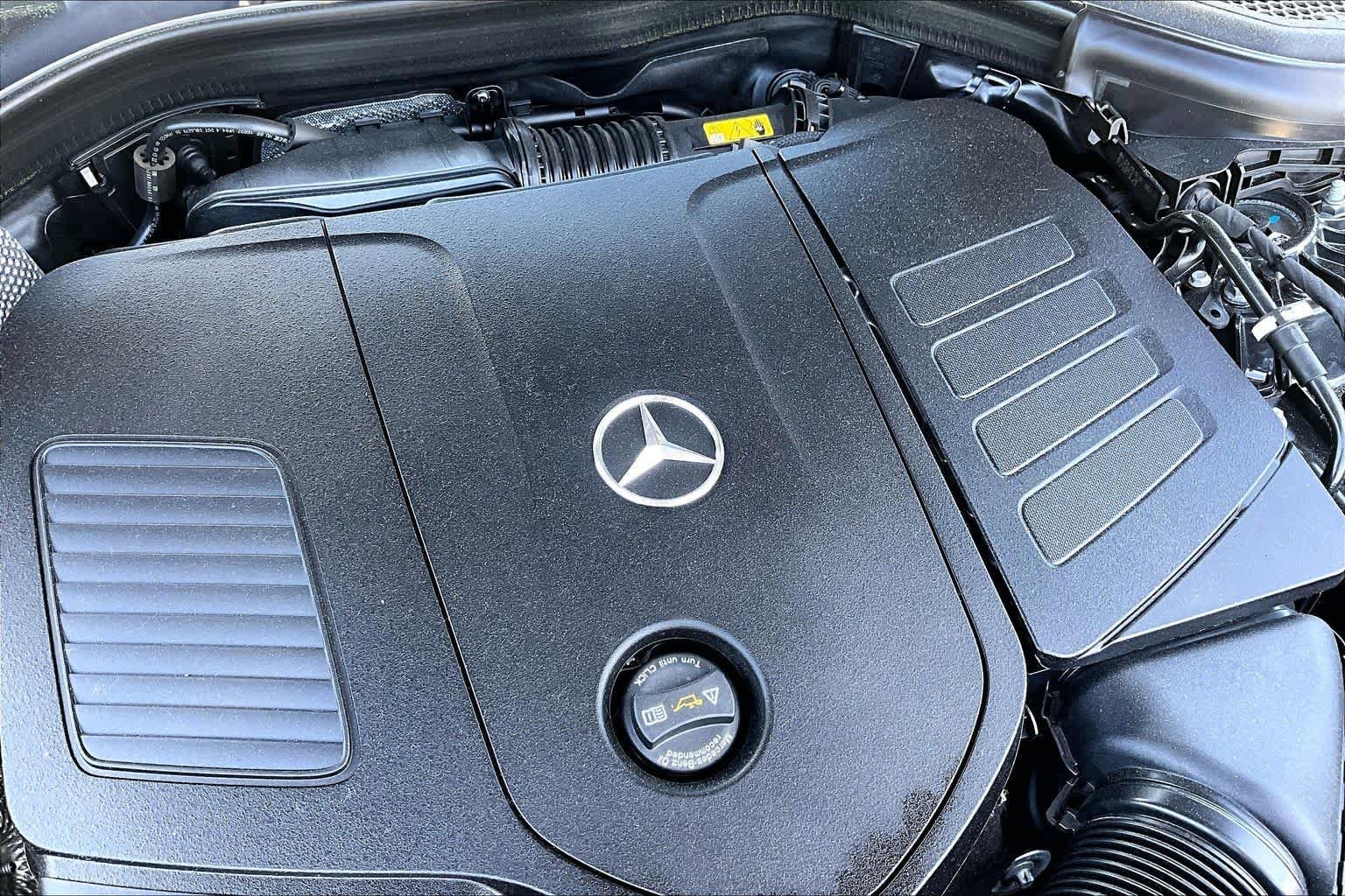 Used 2024 Graphite Grey Metallic Mercedes-Benz GLC 300 image 60