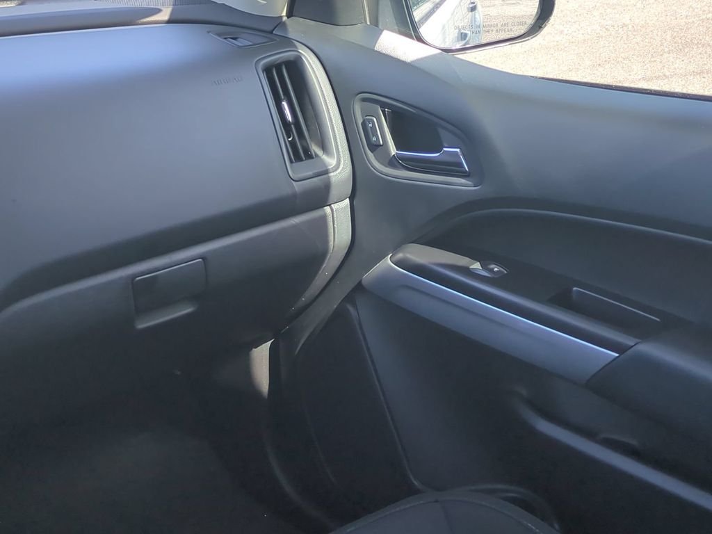 2022 Chevrolet Colorado LT - Photo 19
