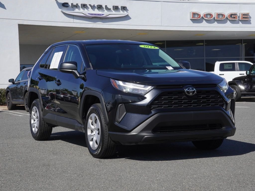 2024 Toyota RAV4 LE