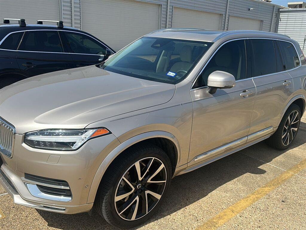 Used 2023 Bright Dusk Metallic Volvo Plus image 1