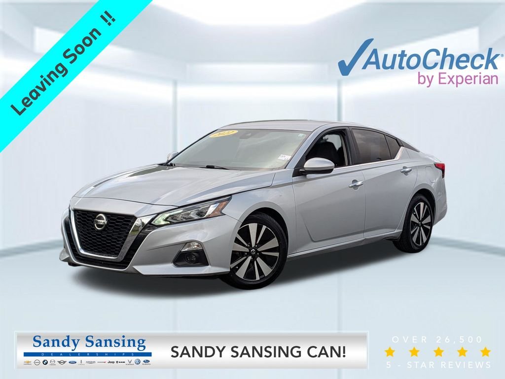 Used 2022 Silver Nissan 2.5 SV image 1