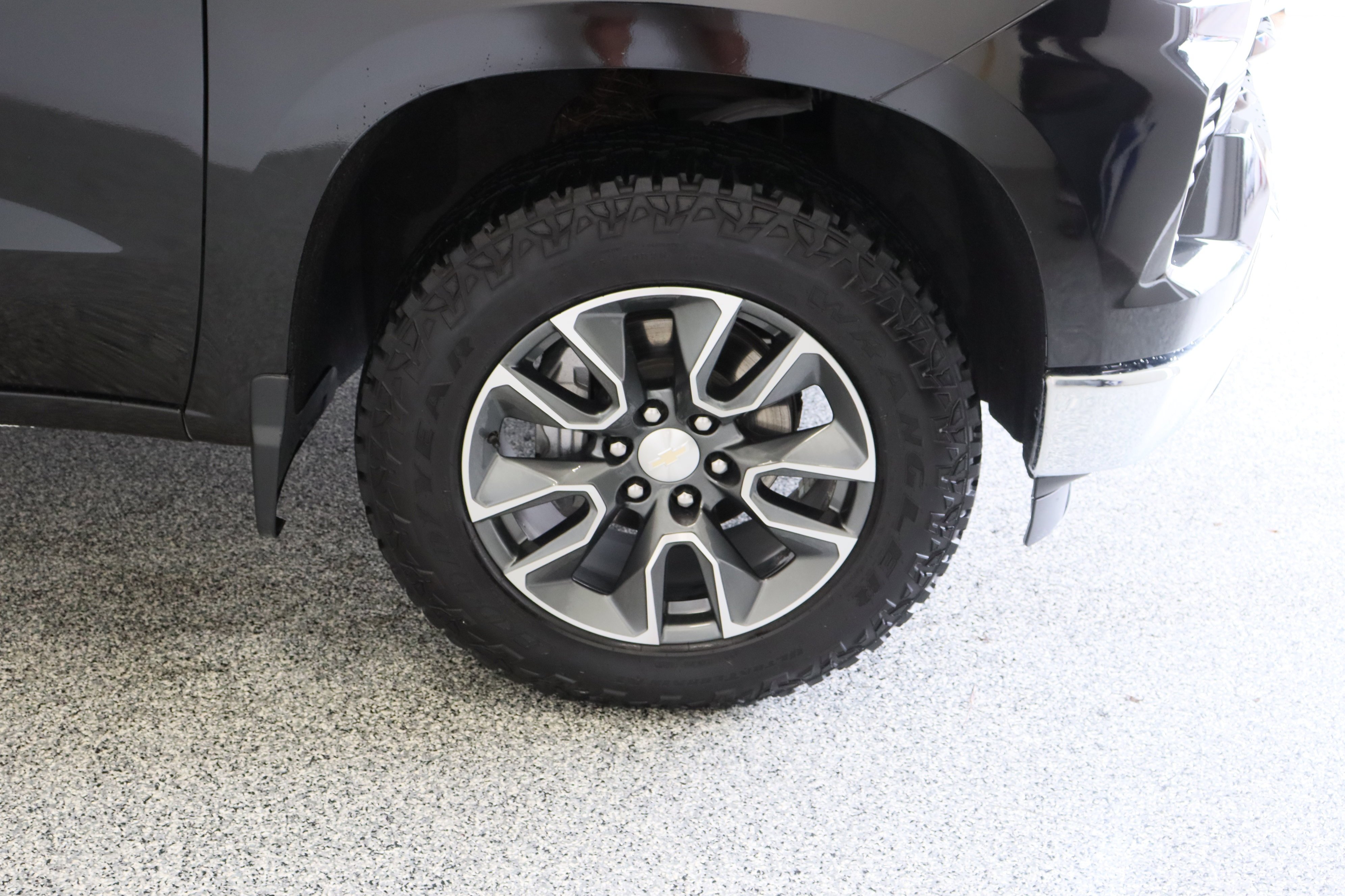 Used 2023 Black Chevrolet LT 5.3L image 5