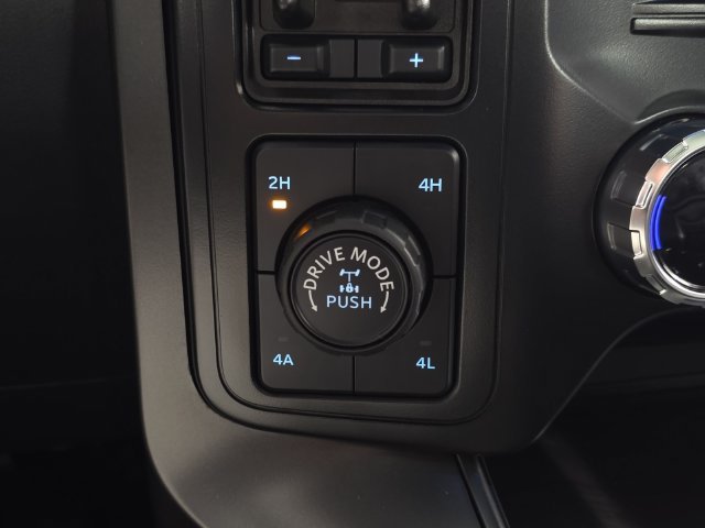 Used 2024 Grey Ford Lariat image 25