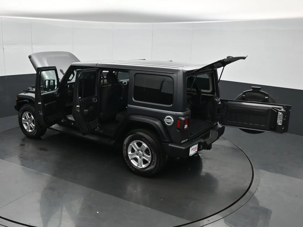 Used 2018 Gray Jeep Unlimited Sport S image 38