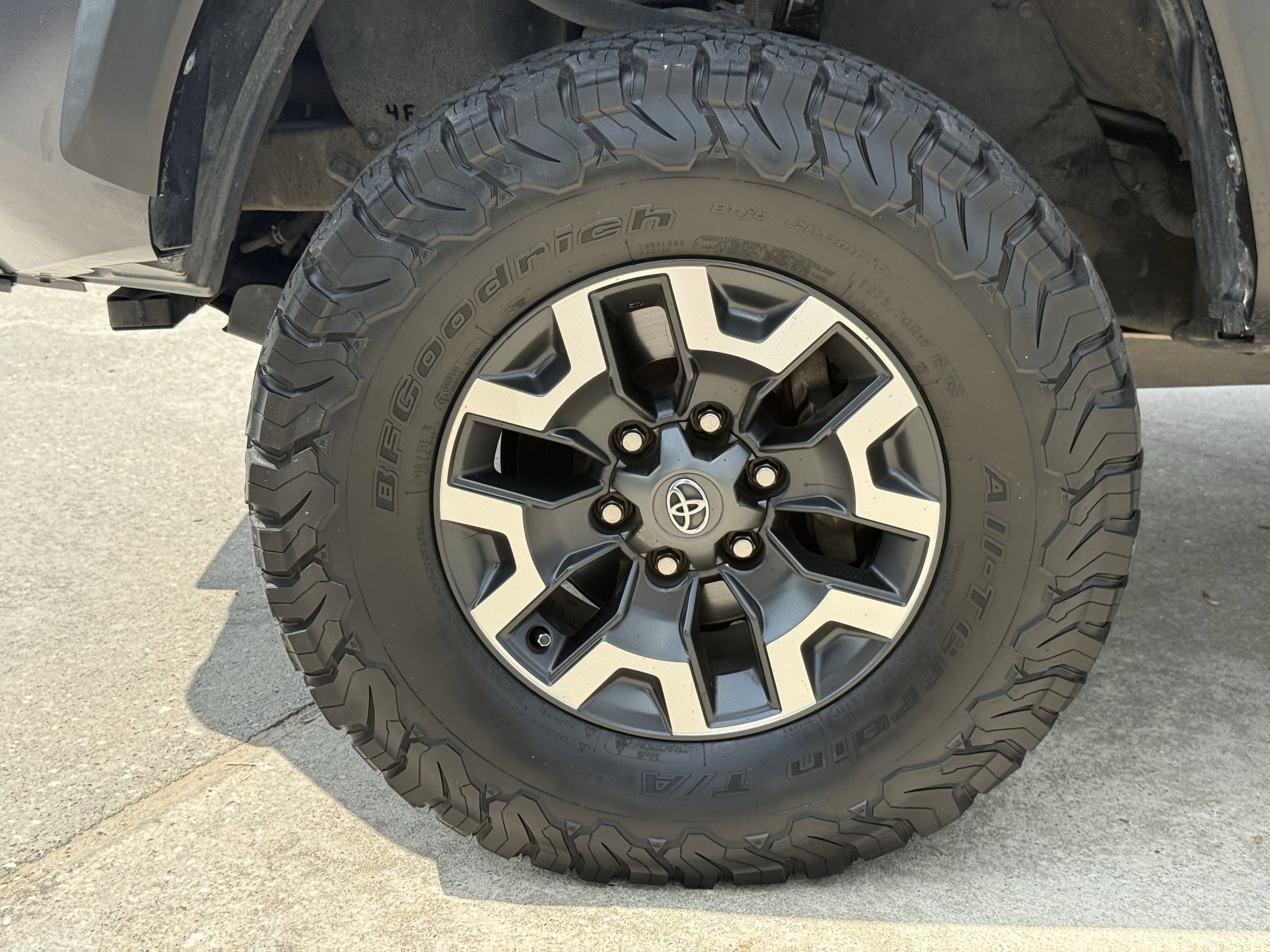 Used 2022 Magnetic Gray Metallic Toyota SR image 11