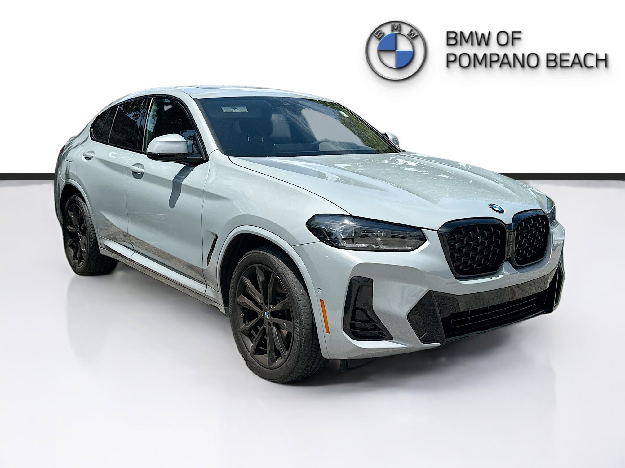 2024 BMW X4 xDrive30i's photo