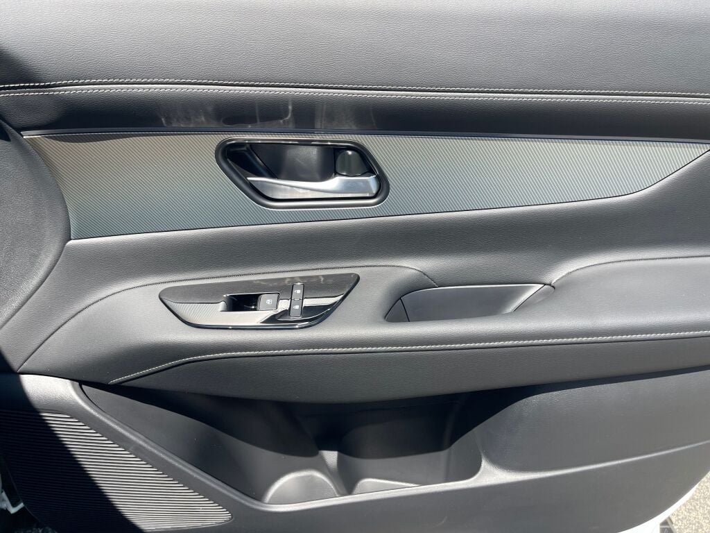 New 2026 Everest White Pearl Tricoat Nissan SL image 22