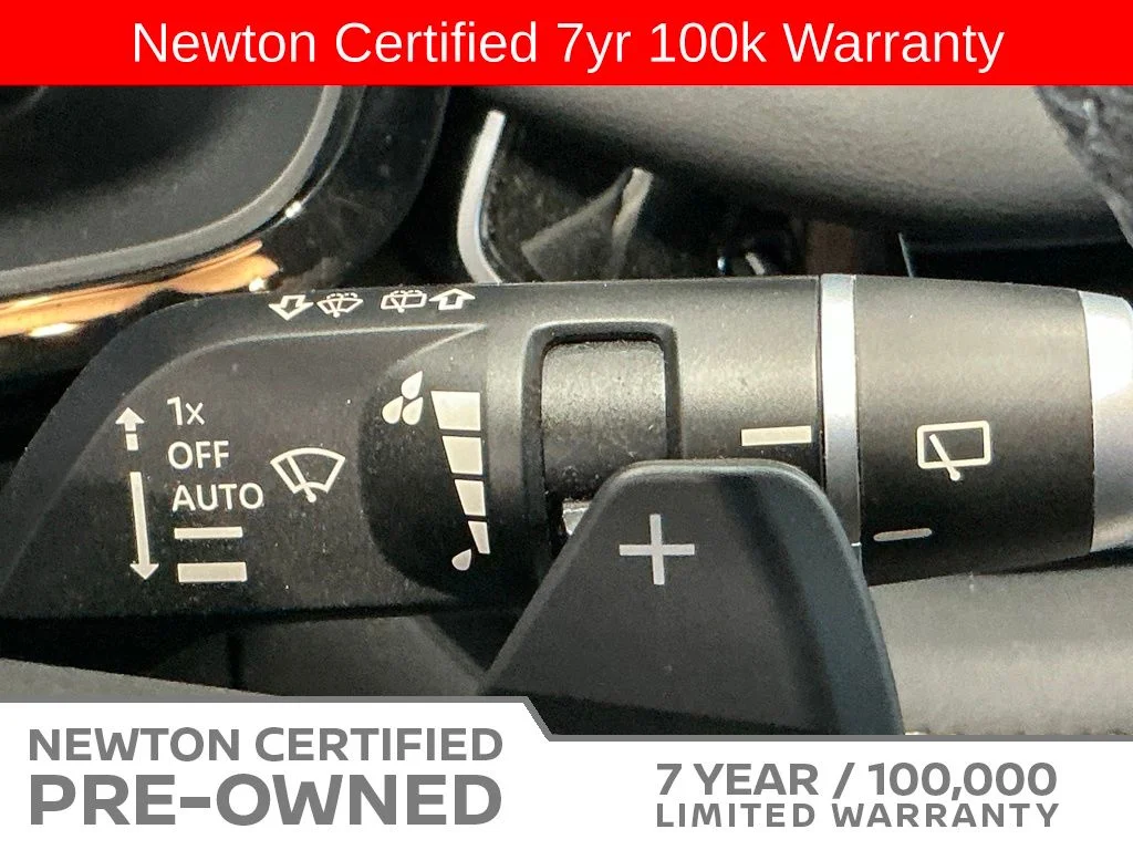 Certified Used 2025 Mineral Black INFINITI LUXE image 43