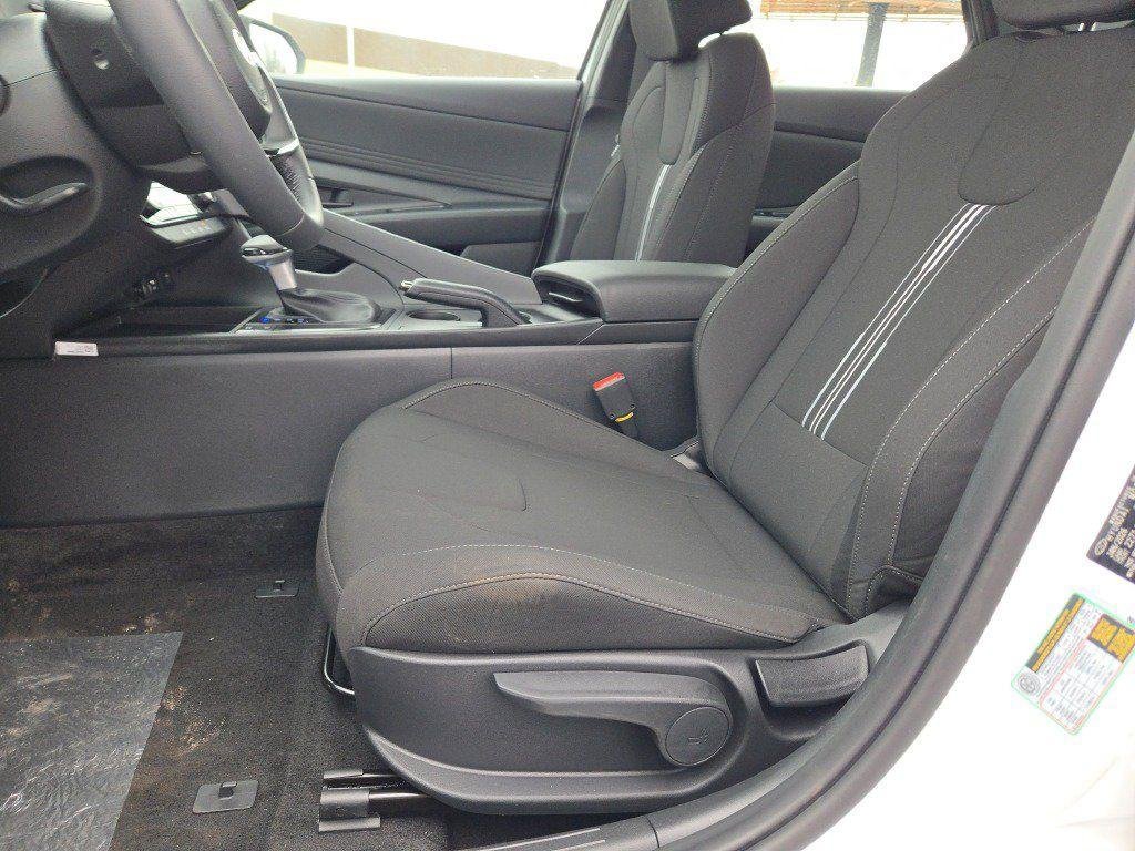 New 2026 White Hyundai SEL Sport image 21