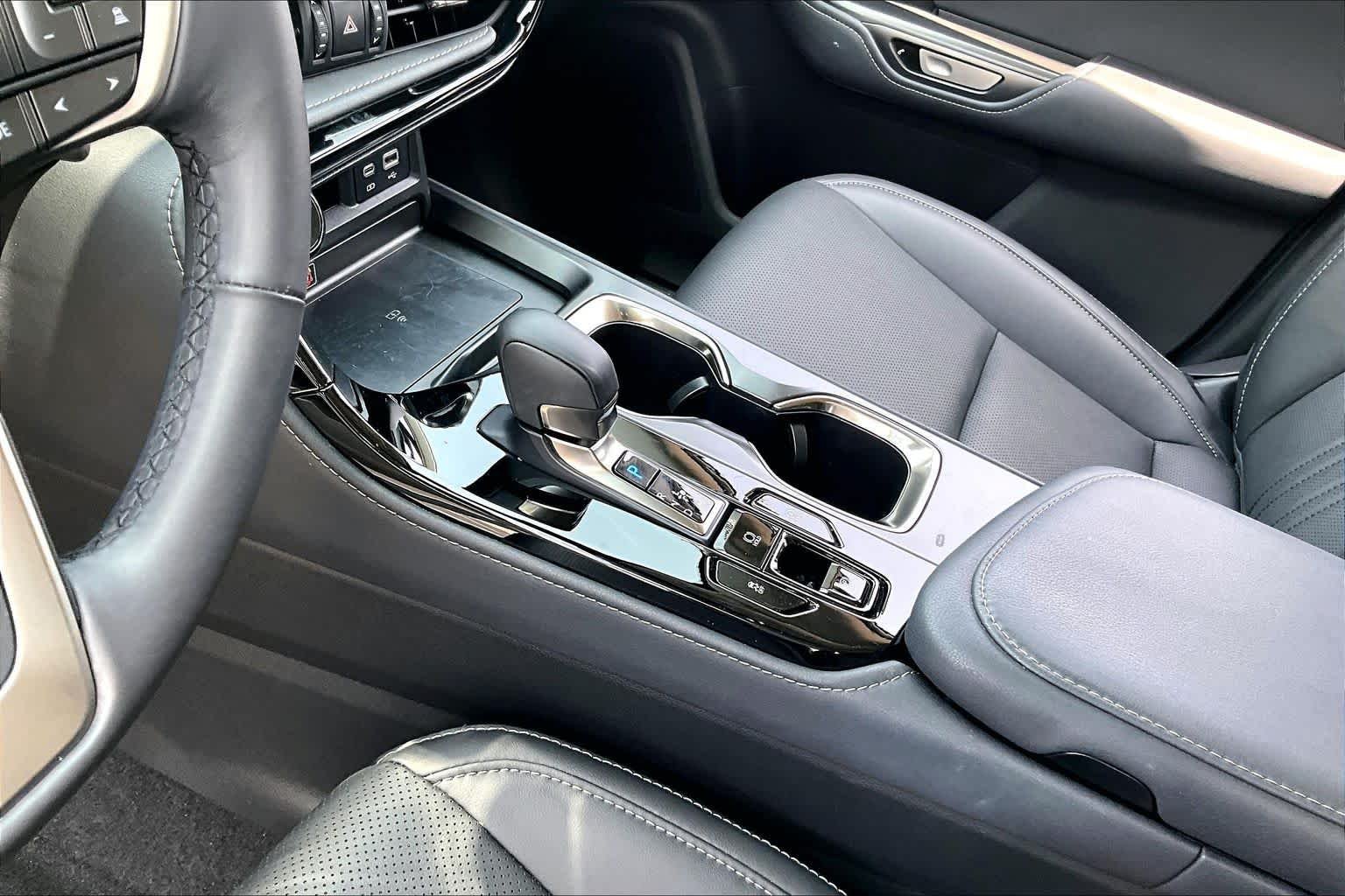 Used 2025 Atomic Silver Lexus  image 14