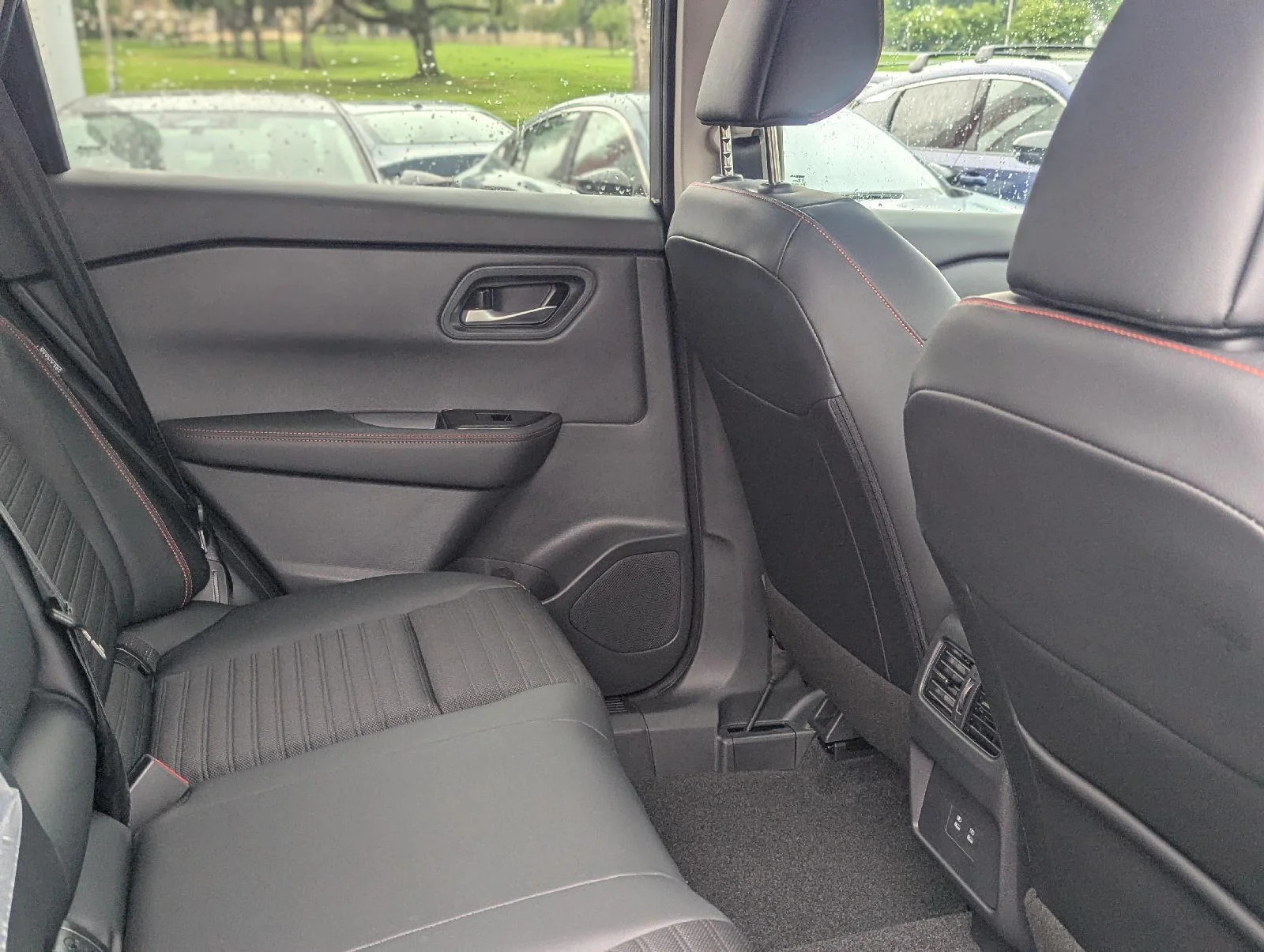 New 2026 Boulder Gray Pearl Nissan Rock Creek image 17