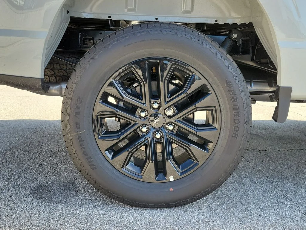 New 2026 Avalanche Ford Lariat® image 6