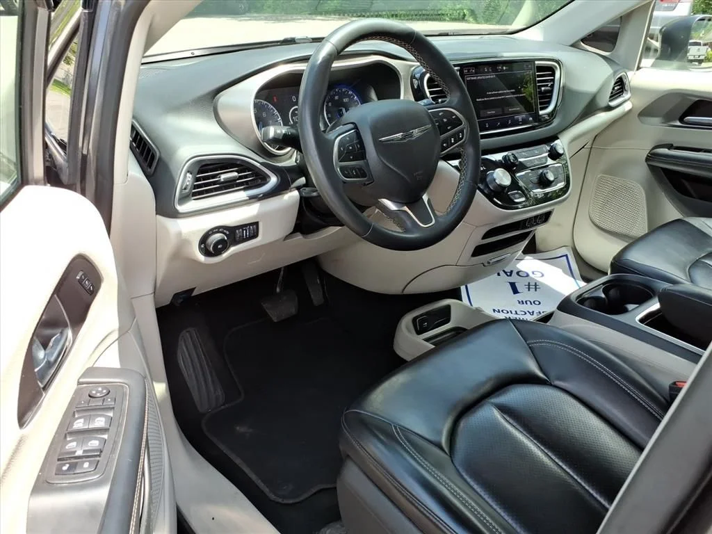 Used 2023 Gray Chrysler Touring L image 16