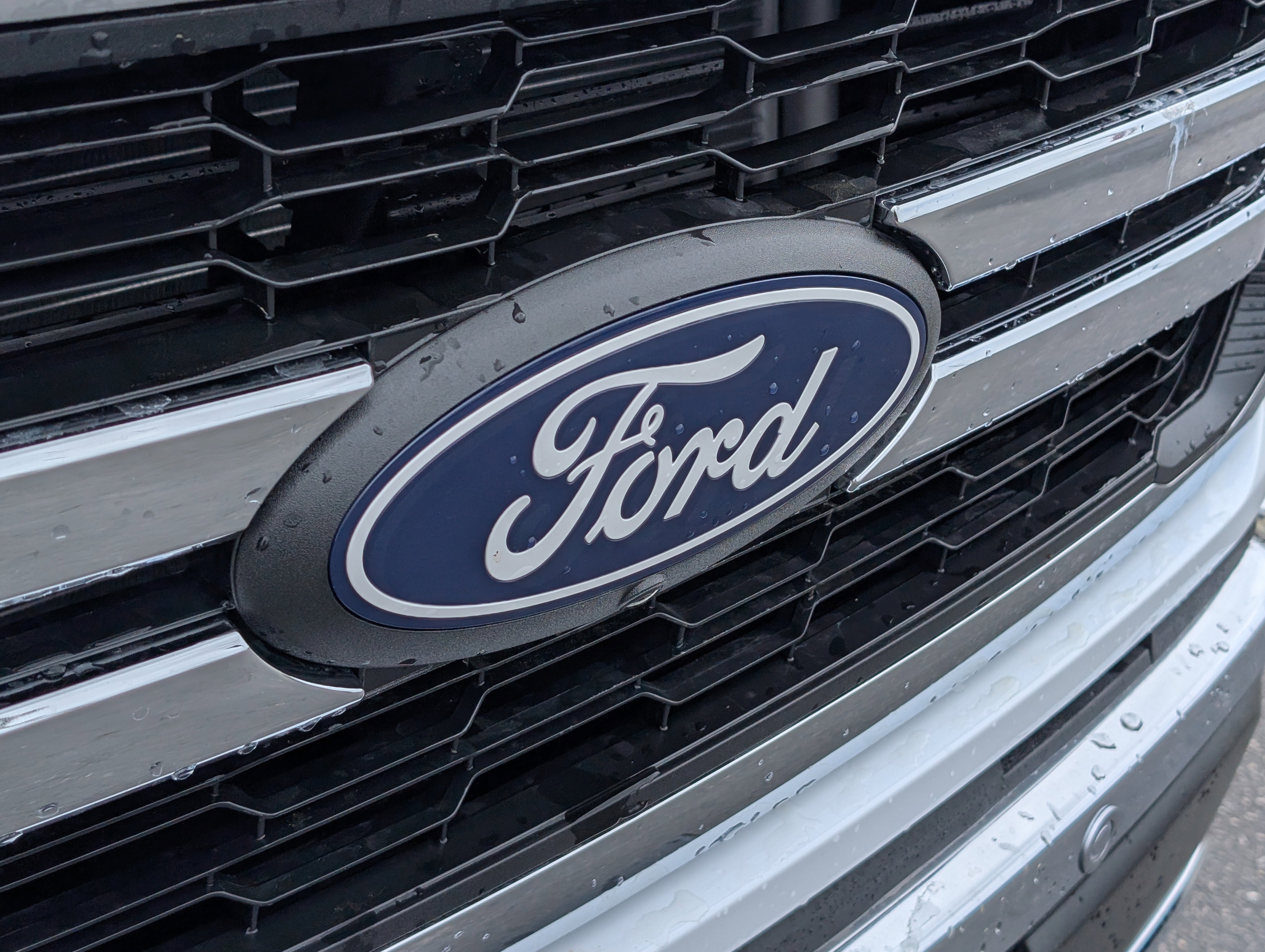 New 2026 Oxford White FORD Lariat® image 6