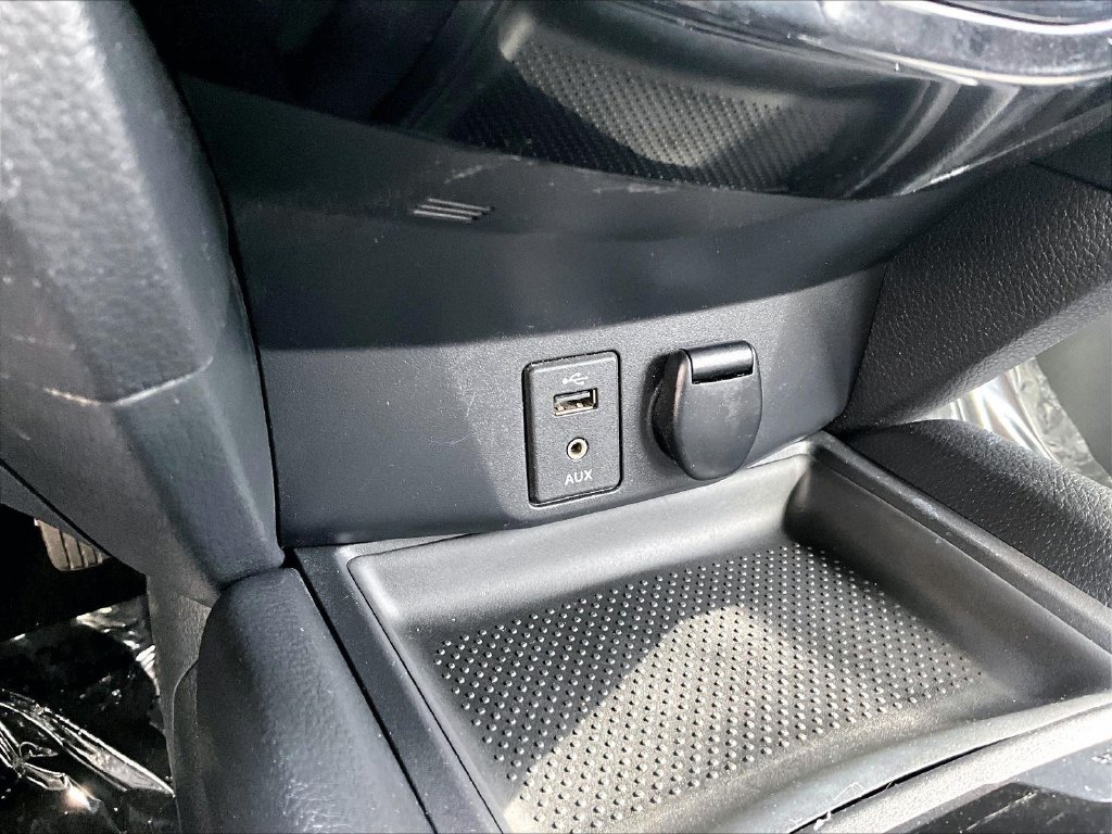 Used 2015 Arctic Blue Metallic Nissan S image 27