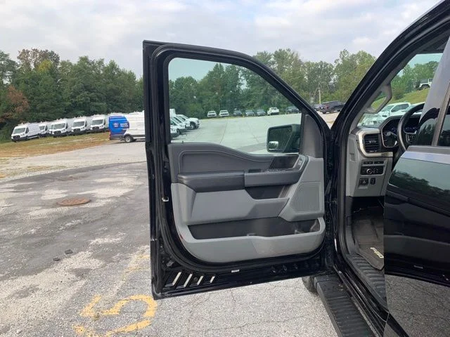 Used 2021 Agate Black Metallic Ford XLT image 21