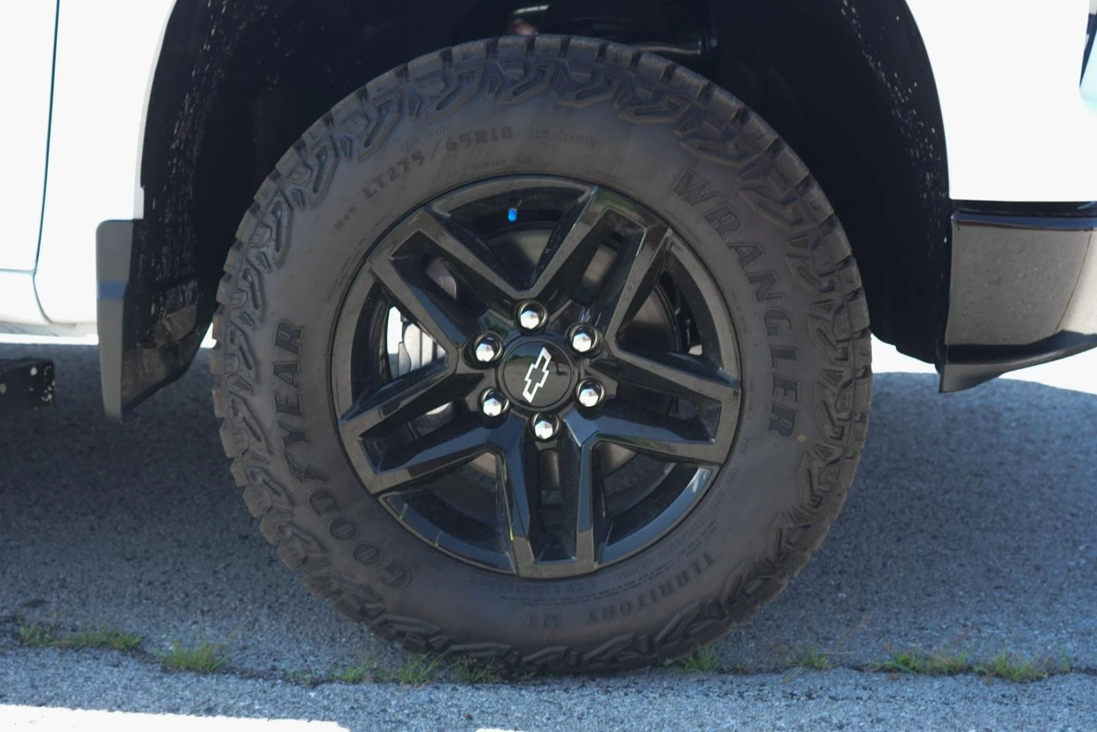 New 2026 Summit White Chevrolet Custom Trail Boss image 14