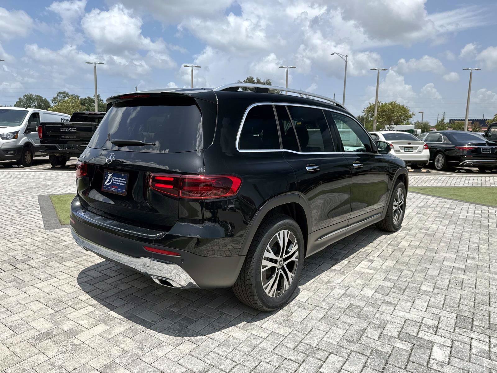 New 2026 Black Mercedes-Benz 250 SUV image 5