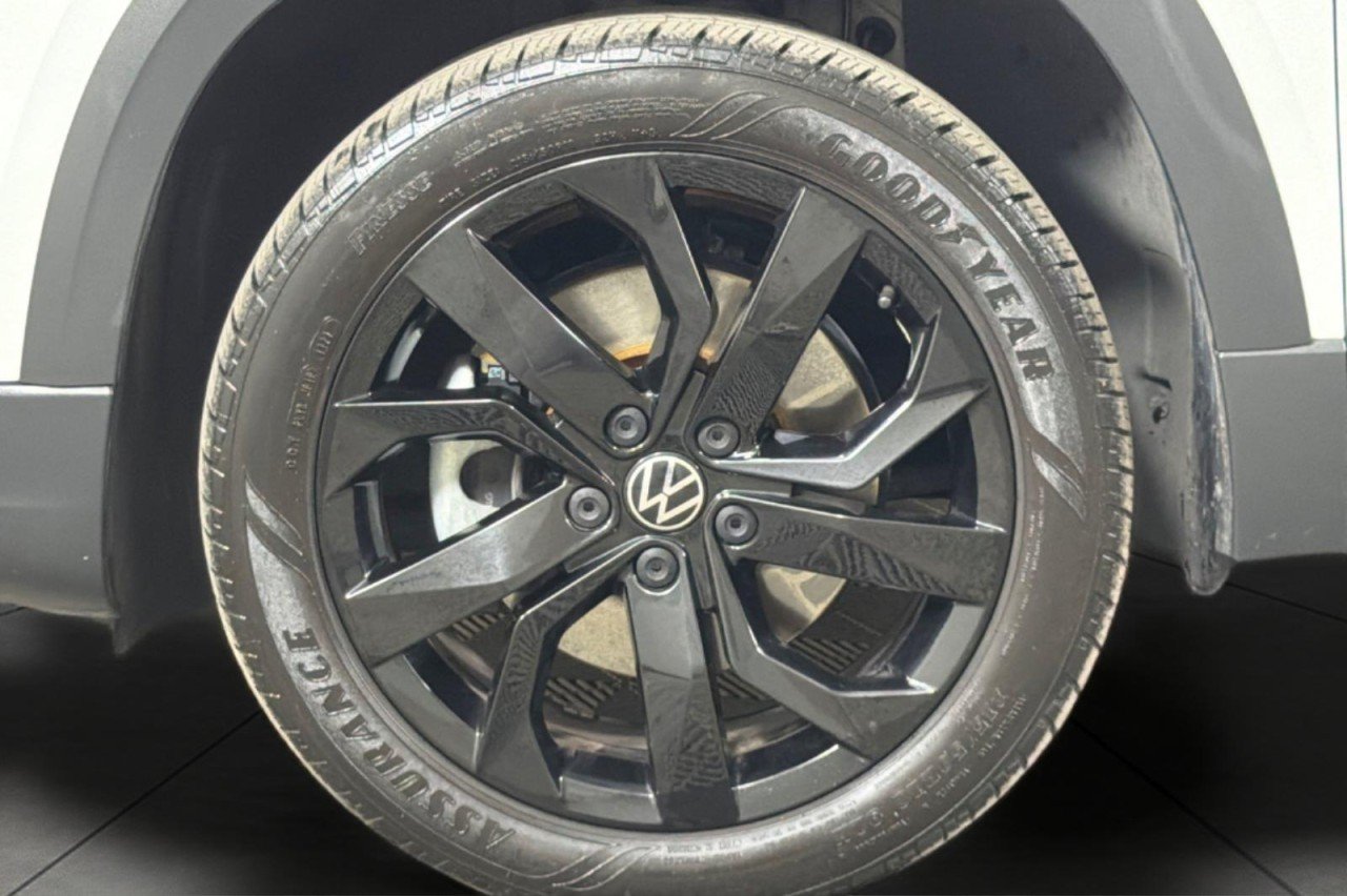 Used 2022 WHITE Volkswagen SE image 24