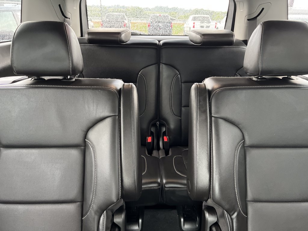 Used 2023 Silver GMC SLT image 22